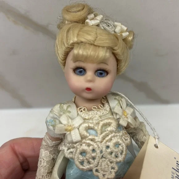 Vintage Madame Alexander Doll Porcelain Blue Edwardian Lady Collectable Doll - Picture 10 of 10